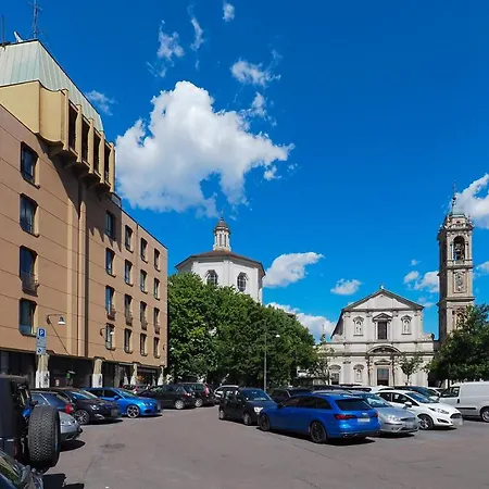 Duomo Luxury Viii شقة